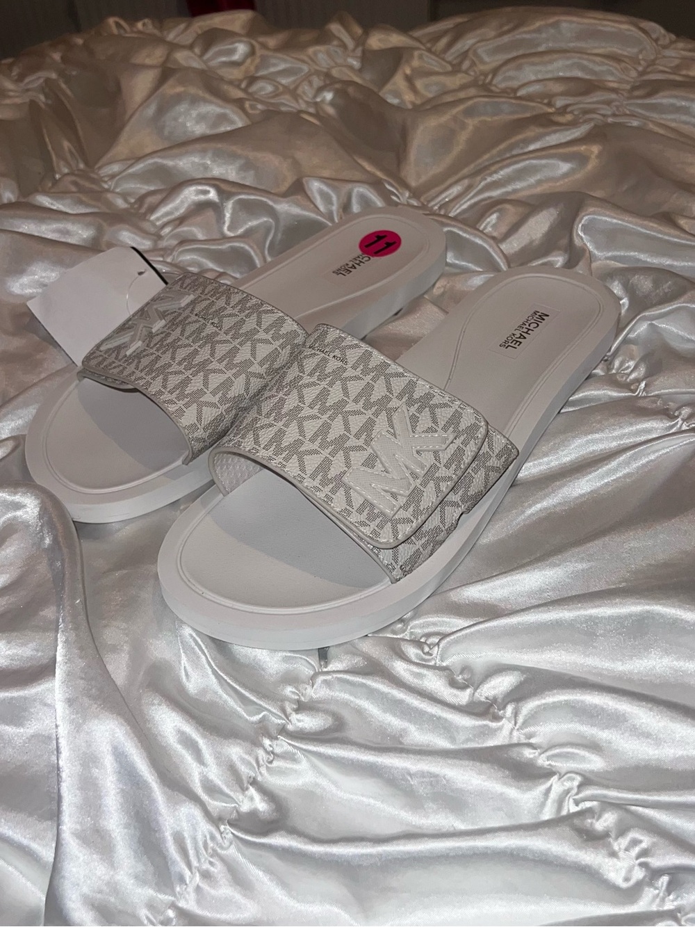 Michael Kors vanilla logo slides
